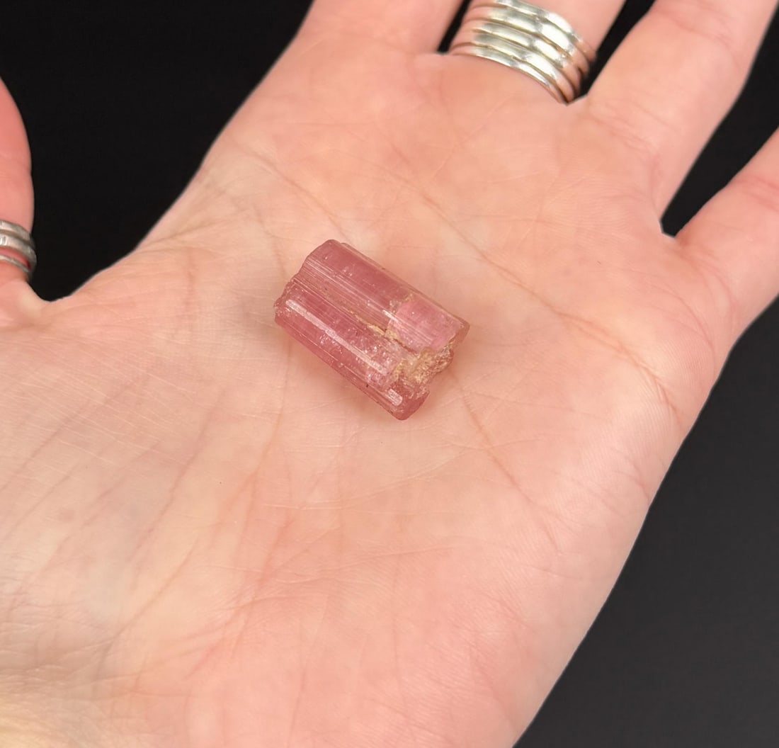 Pink Tourmaline Crystal Mineral Specimen: 7/8" by 1/2". 6.4 grams.