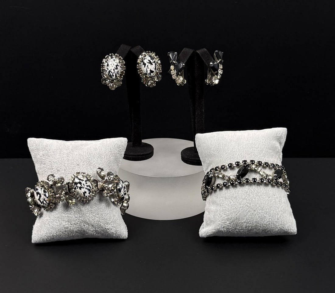 D & E Juliana Dalmatian Rhinestone Costume Jewelry: Nice grouping.