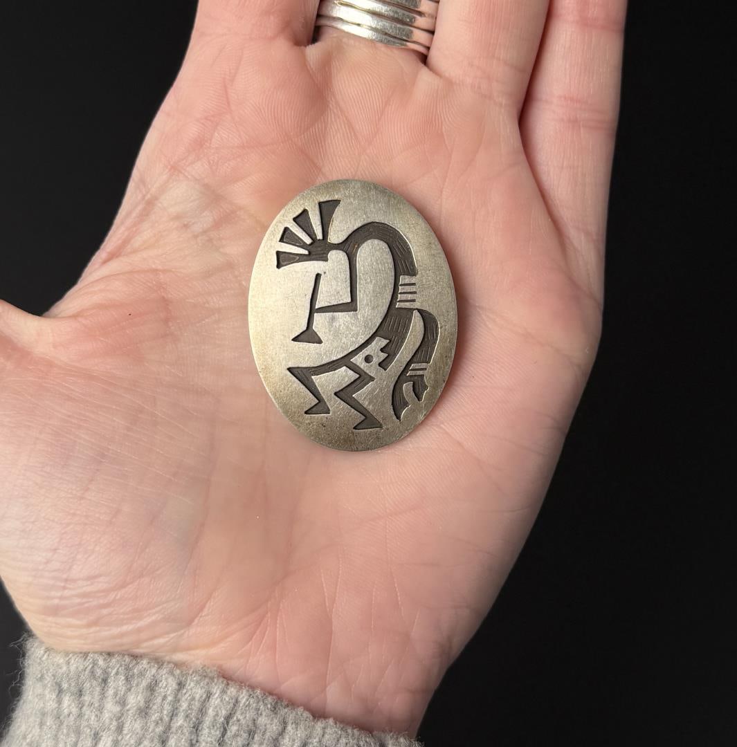 Monica Van Riper Silver Kokopelli Bolo Tie: 11.5 grams.