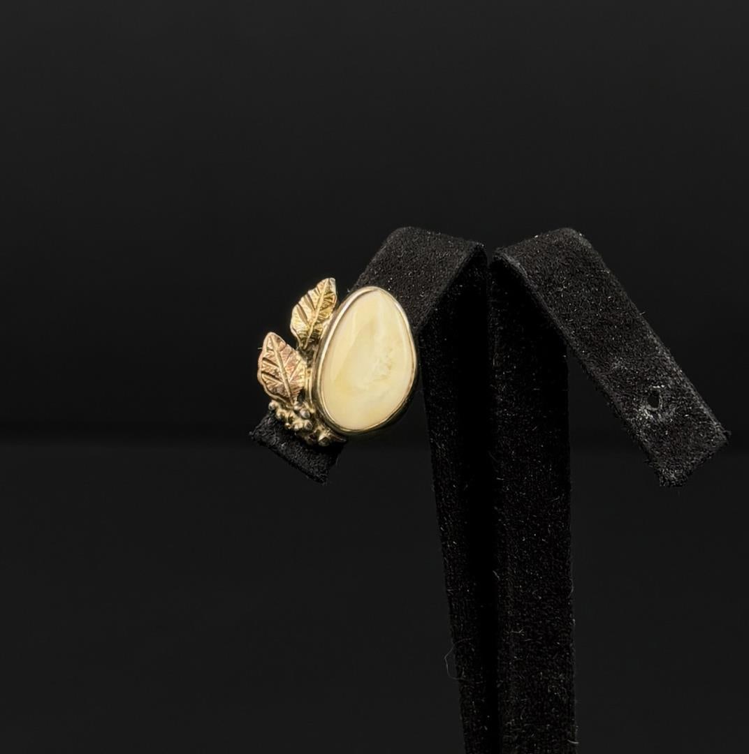 14k Gold Elk Tooth Ivory Earring: 1/2" by 1/2". 2.8 grams.