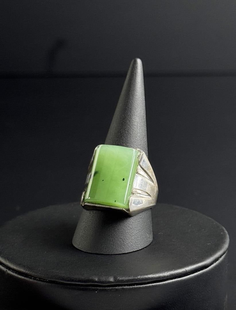 Art Deco Sterling Silver Jade Ring: 18.05 grams. Size 13