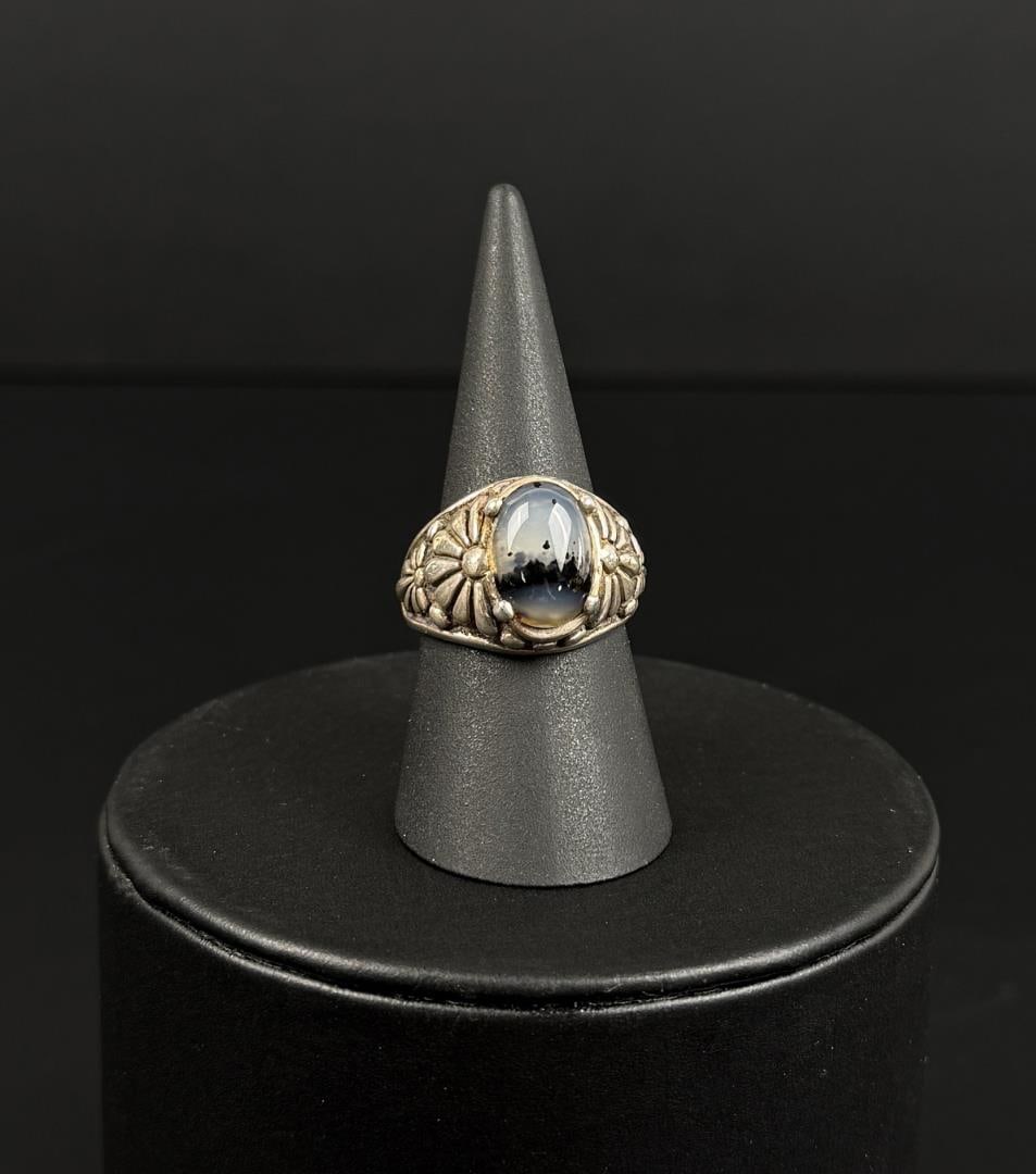 Karana Sterling Silver Moss Agate Ring: 10.96 grams. Size 10 1/4