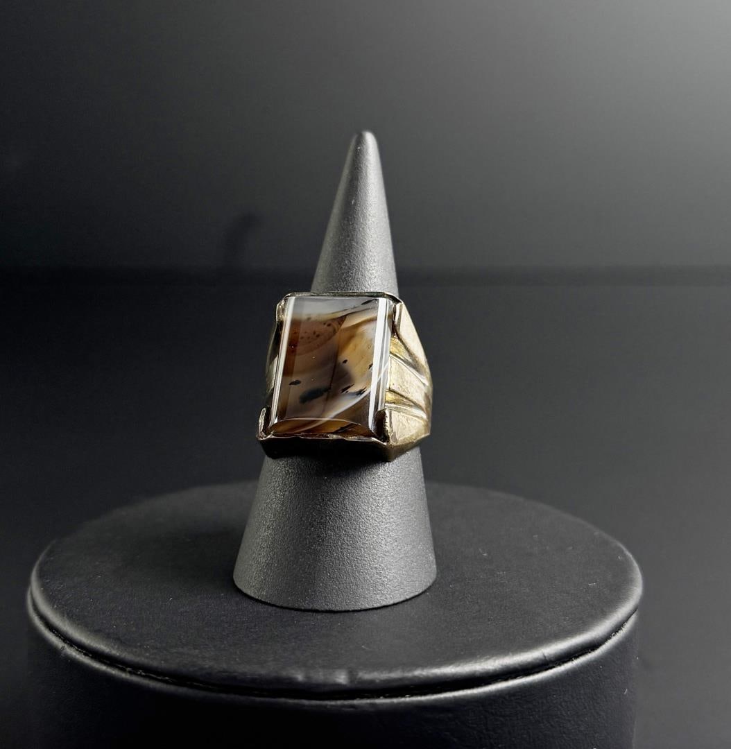 Sterling Silver Montana Agate Ring: Size 10 1/2. 15.51 grams.