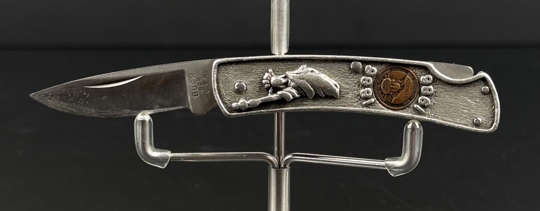 Buck 825 Statue of Liberty Pocket Knife: 2 3/4" long.