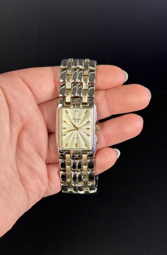 Elgin Galaxie Watch: Working, needs a battery.
