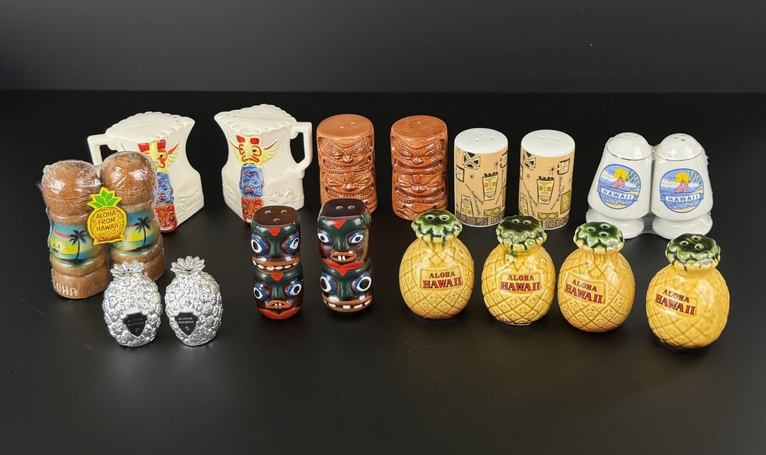Collection of Hawaii Salt & Pepper Shakers: Nice grouping