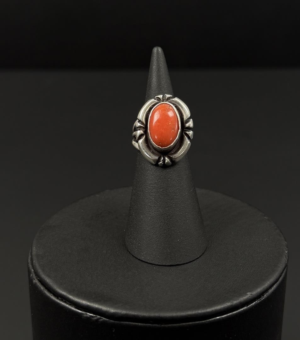 Navajo Sterling Silver Coral Ring: 7.95 grams. Size 4