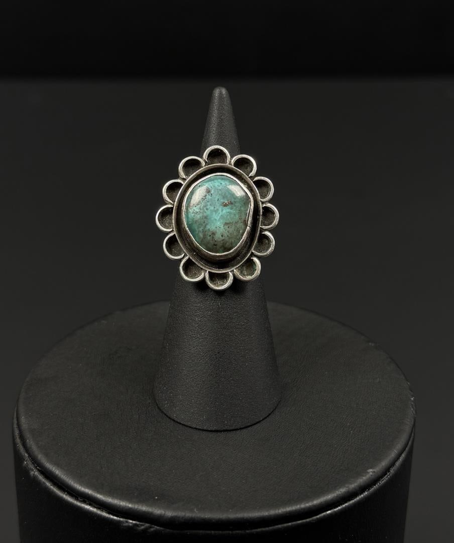 Navajo Sterling Silver Turquoise Ring: 8.77 grams. Size 5 1/2