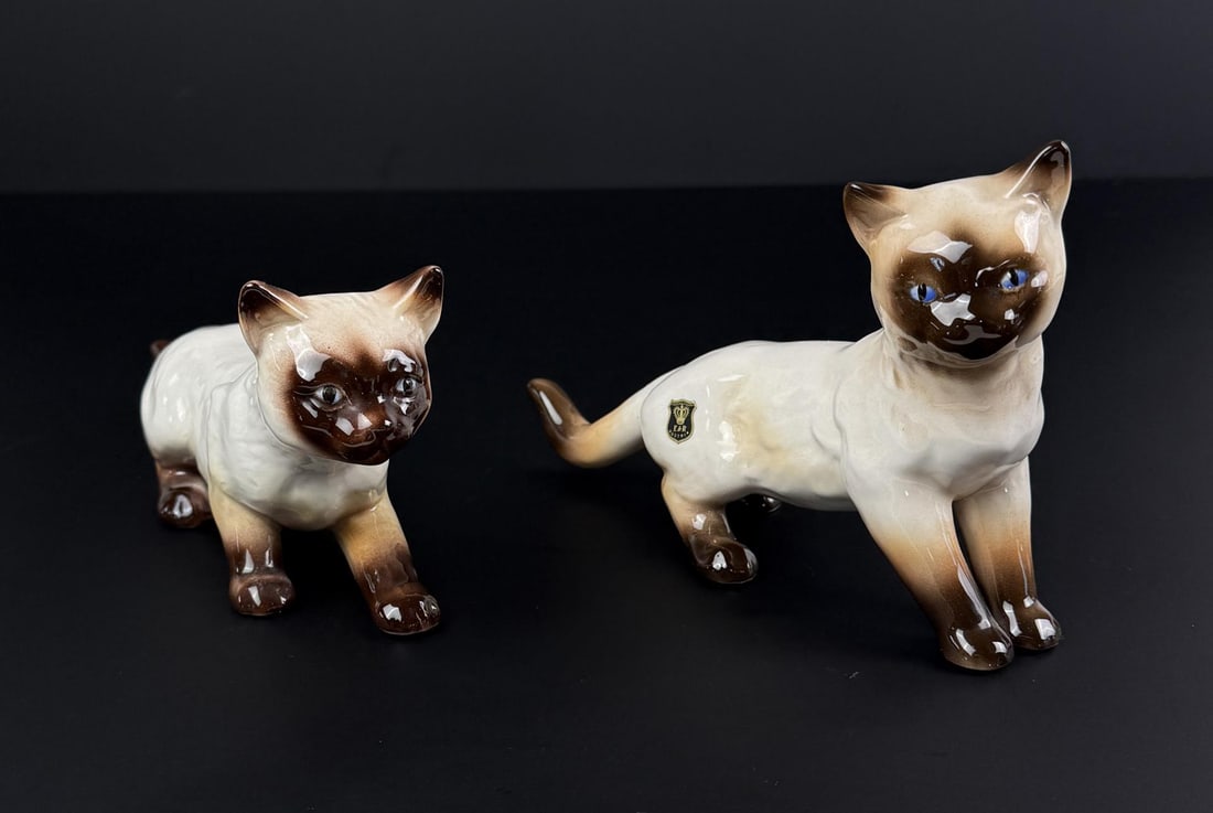 Porcelain Siamese Cats (1 of 8)