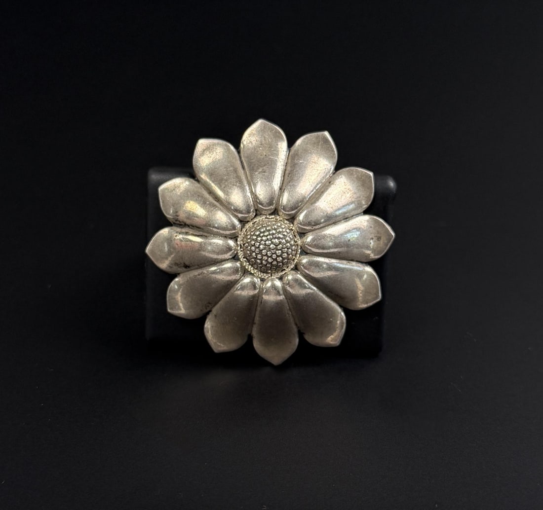 Sterling Silver Sunflower Scarf Slide: 13.7 grams. 1 1/2" diameter.