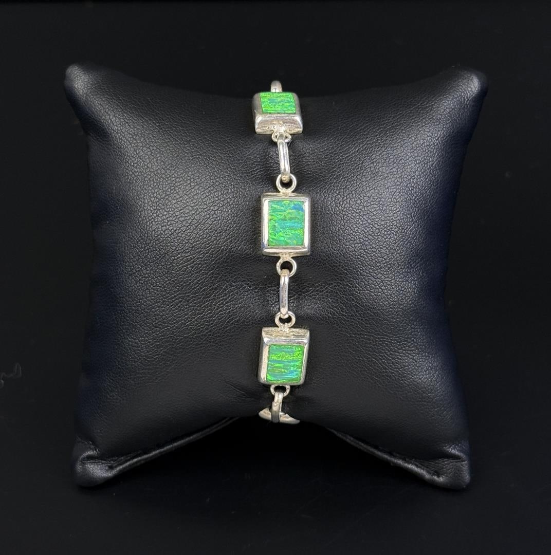 Taxco Mexico Green Opal Sterling Bracelet: 6 1/2" inner circumference. 13.43 grams.