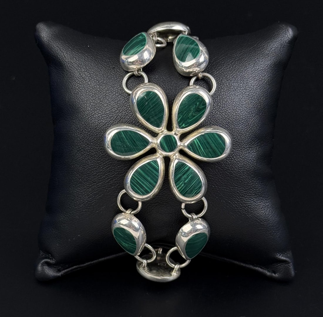 Taxco Mexico Sterling Silver Malachite Bracelet: 31.27 grams. 7 1/2" inner circumference.