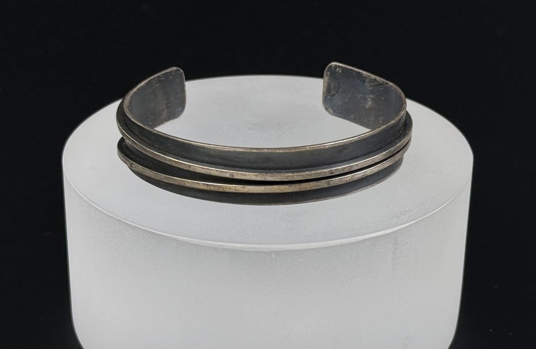 Lloyd Sterling Silver Bracelet: 6" inner circumference. 23.6 grams.