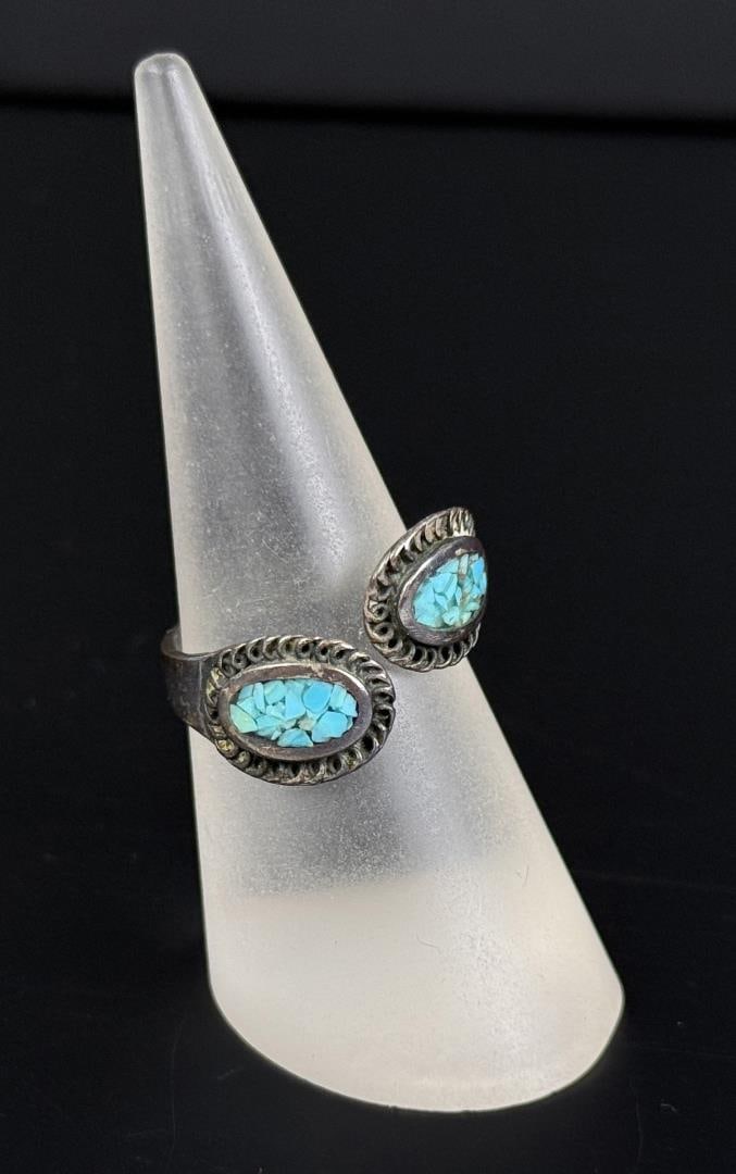 Navajo Sterling Silver Chip Inlay Ring: Size 8. 5.28 grams.