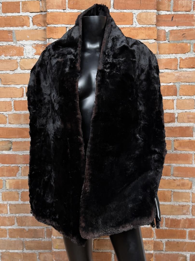 Seal Fur Shawl Montana Residents Only: 12" by 66". No sales outside of the state of Montana. Anyone attempting to purchase that resides in a different state will have their bidding privilege's revoked indefinitely.