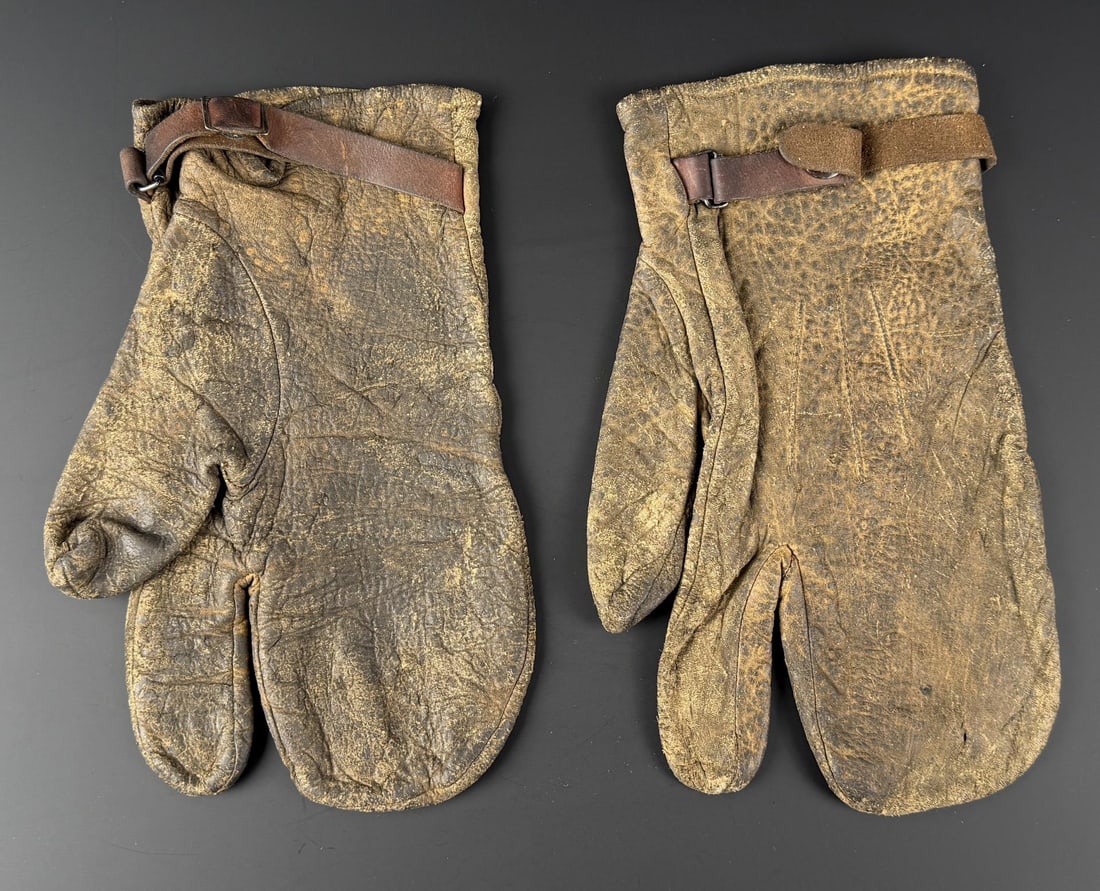 WW2 German Cold Weather Trigger Finger Gloves: Scarce.