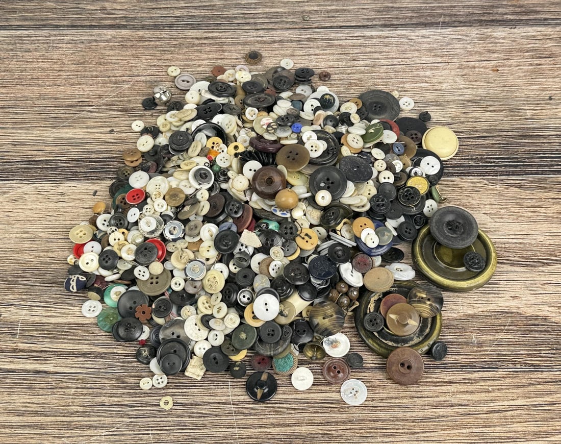 Collection of Antique Buttons (1 of 5)