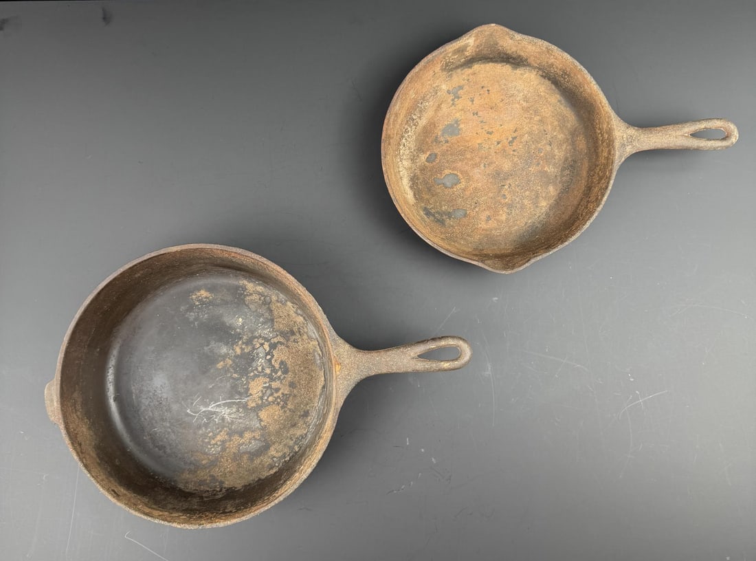 Wagner No 8 Cast Iron Skillets Pans (1 of 9)