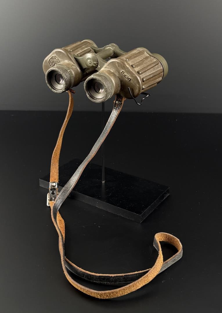 German Army Hensoldt Wetzlar 8x30 Binoculars (1 of 7)