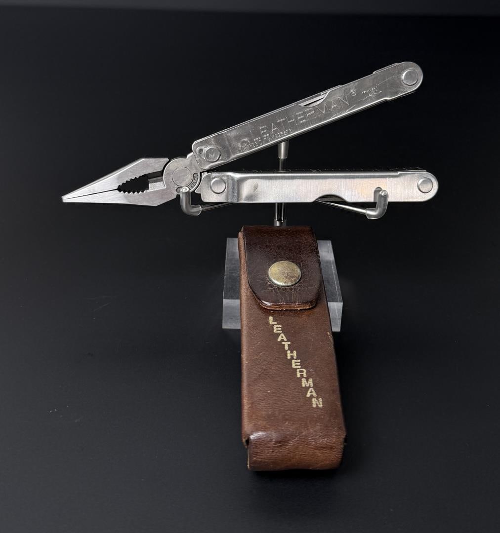 Leatherman Pocket Survival Tool PST: Nice example