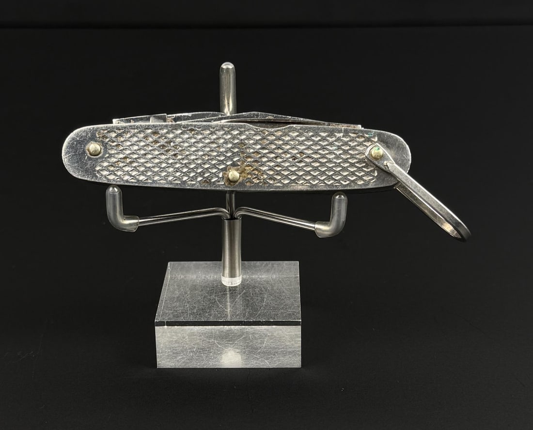 Vietnam War Imperial Utility Pocket Knife: Knife blade is broken