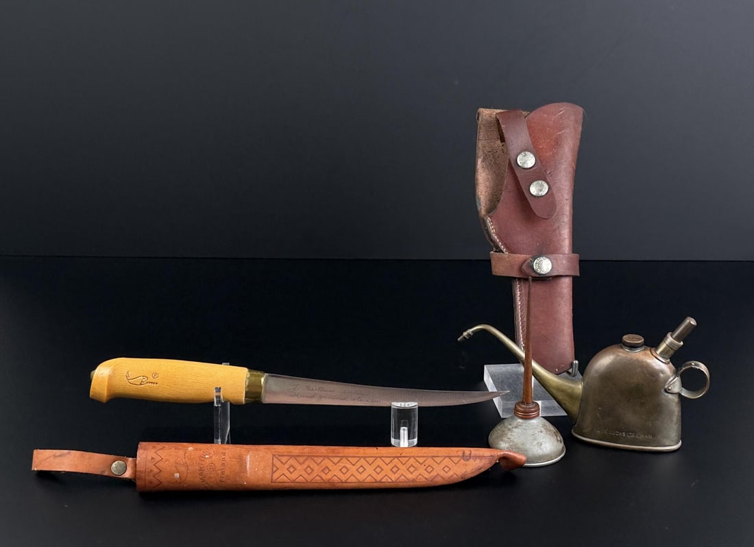 Group of Assorted Collectibles: Nice grouping