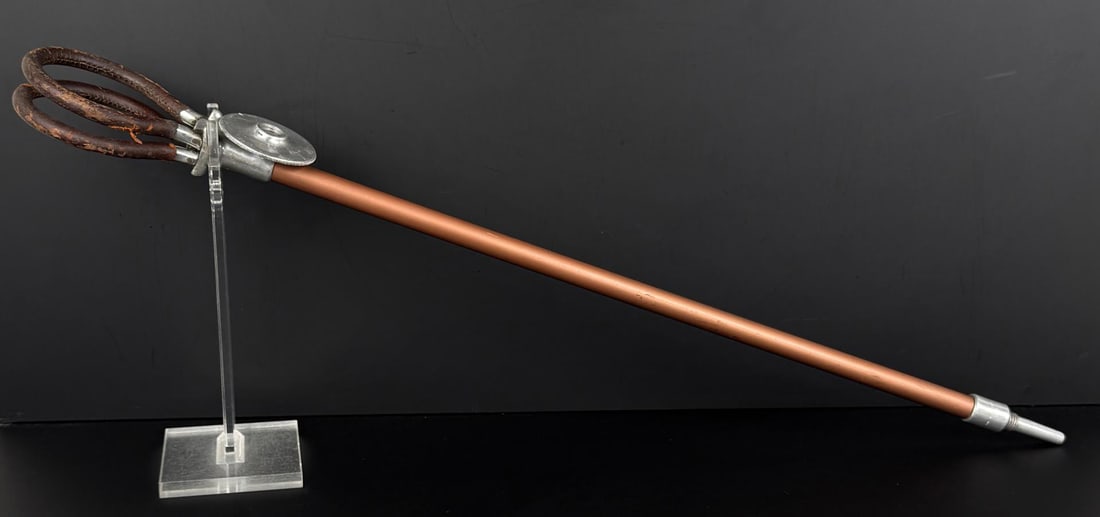 Abercrombie & Fitch Churchill Downs Shooting Stick (1 of 5)