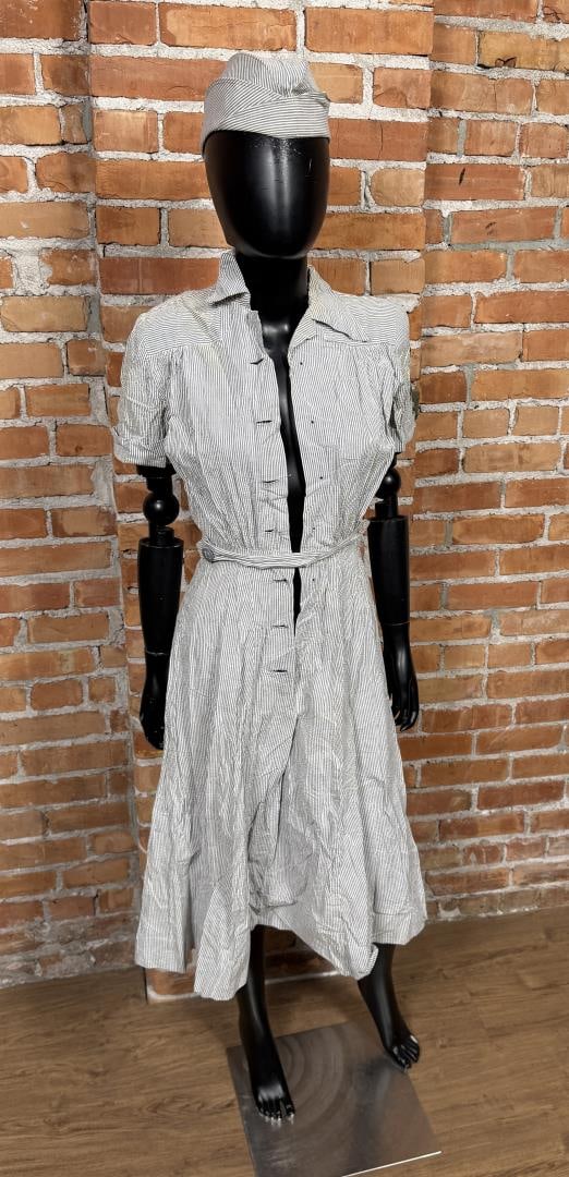 WW2 WAVES Named Seersucker Uniform Set: Named to C.A. Higdem.