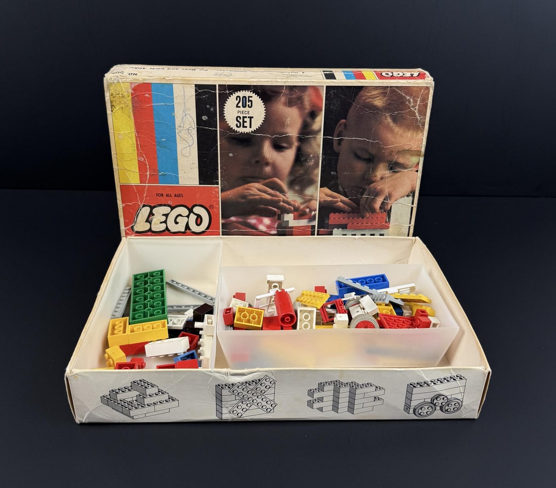 1966 Lego Samsonite Building Set: Not complete.