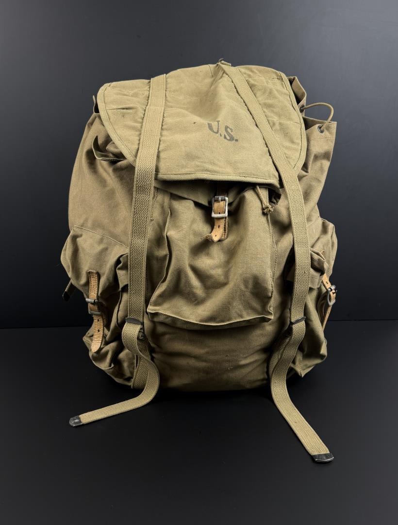 WW2 M1942 Mountain Rucksack Backpack (1 of 10)