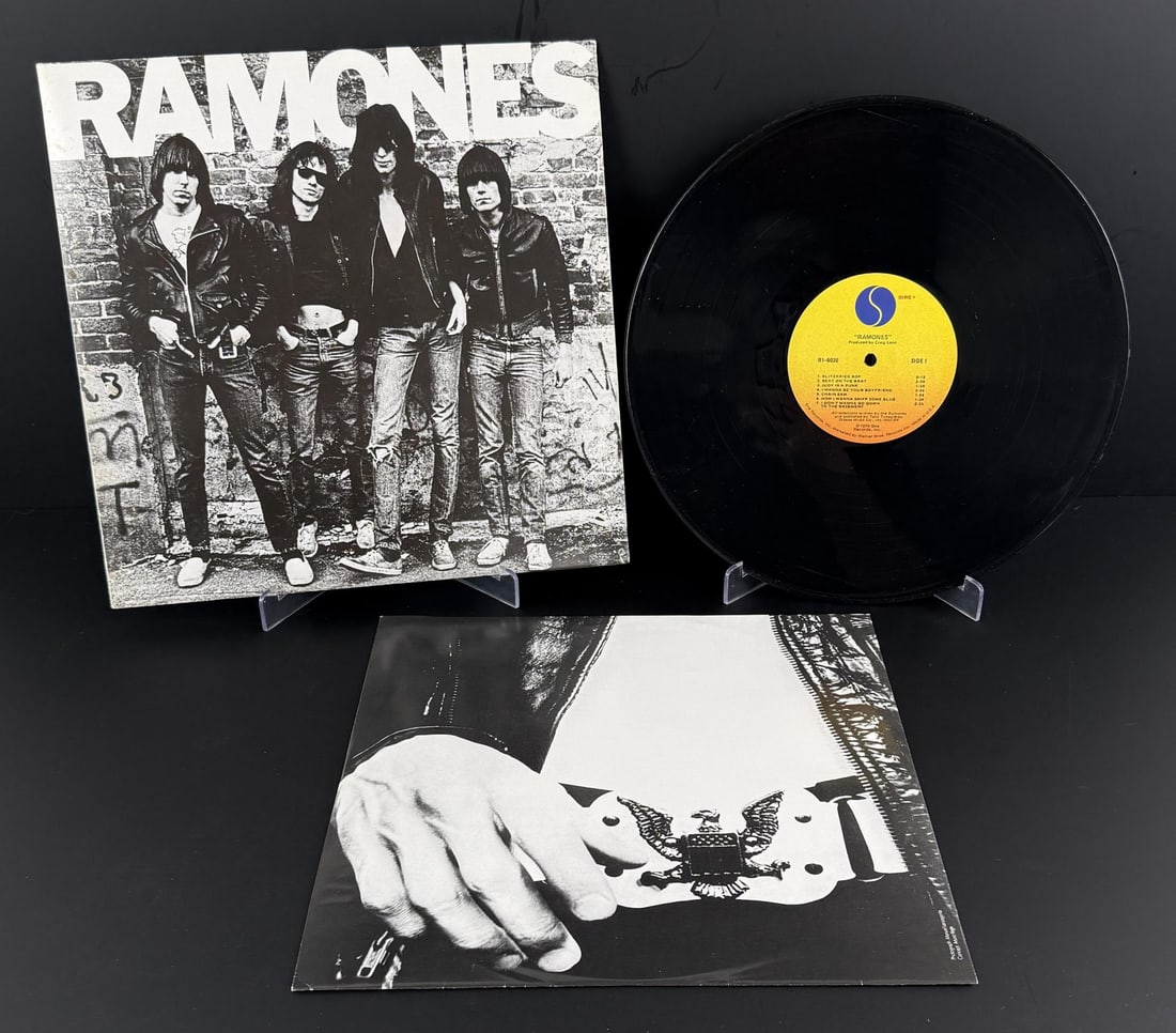 Ramones R1-6020 33 LP Record (1 of 6)