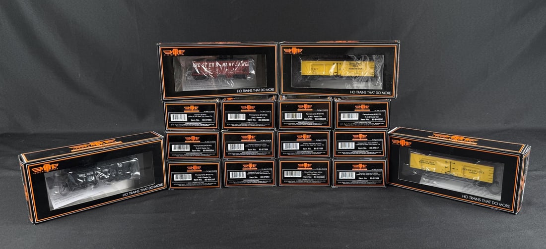 Collection of MTH Electric Trains Boxcars: 16 total.