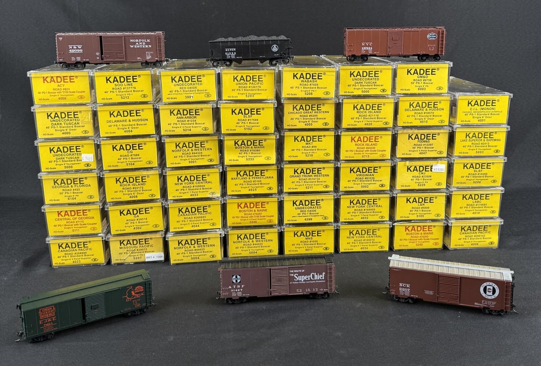 Collection of Kadee Boxcars (1 of 8)
