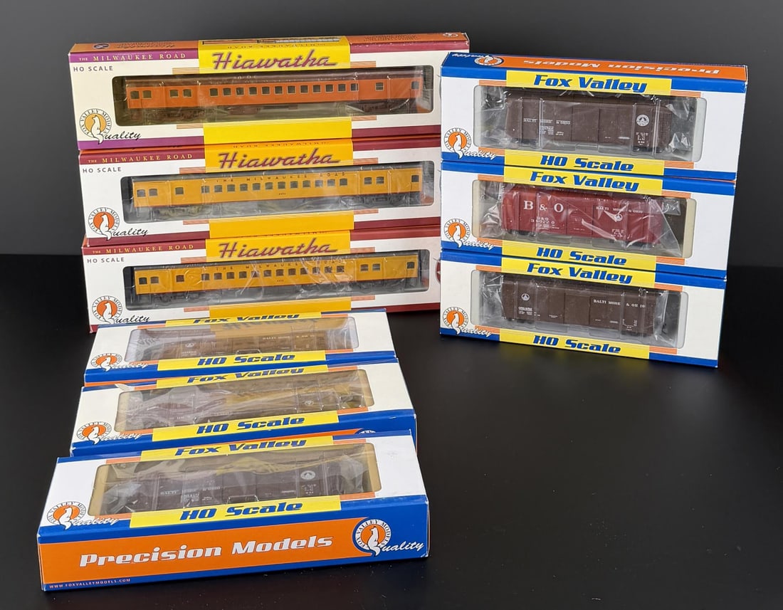Collection of Fox Valley Models Boxcars (1 of 6)
