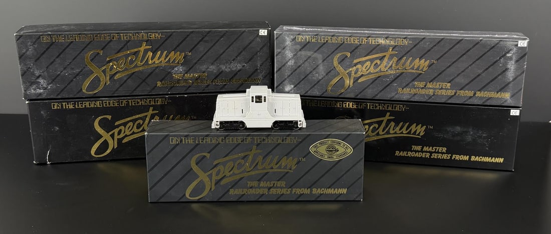Spectrum Coach Switcher Passenger Cars Combine: 89143, 89147, 89141, 80001, 89312
