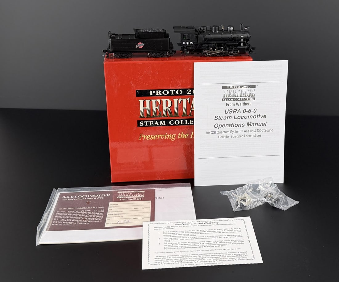 Walthers Proto 2000 Heritage 920-31768 Locomotive: CNW #2614