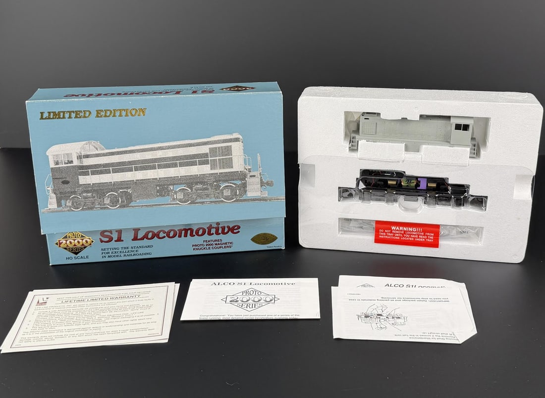 Proto 2000 S1 23736 Locomotive: Undecorated