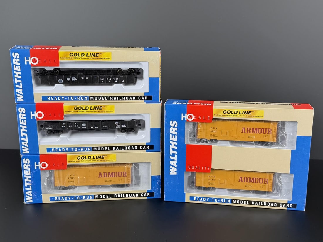 Walthers Gold Line Gondola Reefer Boxcars (1 of 5)