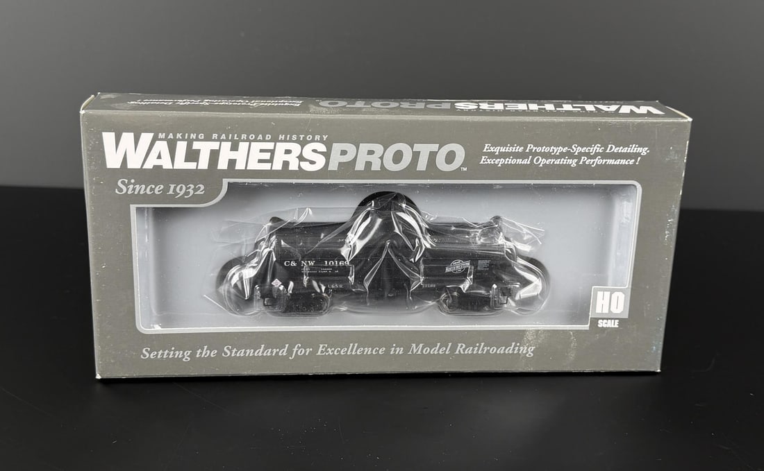Walthers Proto 920-100516 Tank Car (1 of 6)
