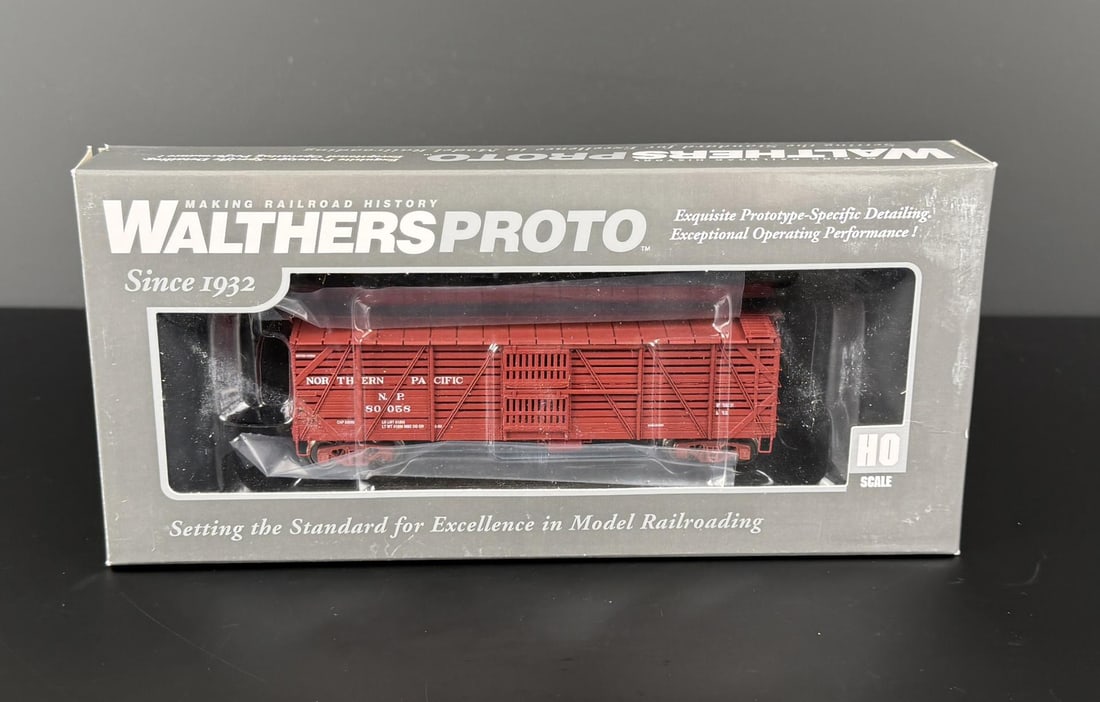 Walthers Proto 920-108804 Stock Car (1 of 5)