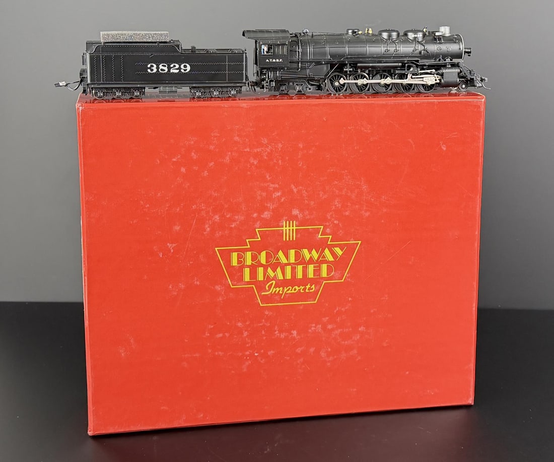 Broadway Limited 85 2-10-4 AT&SF Locomotive: Lettered 3829