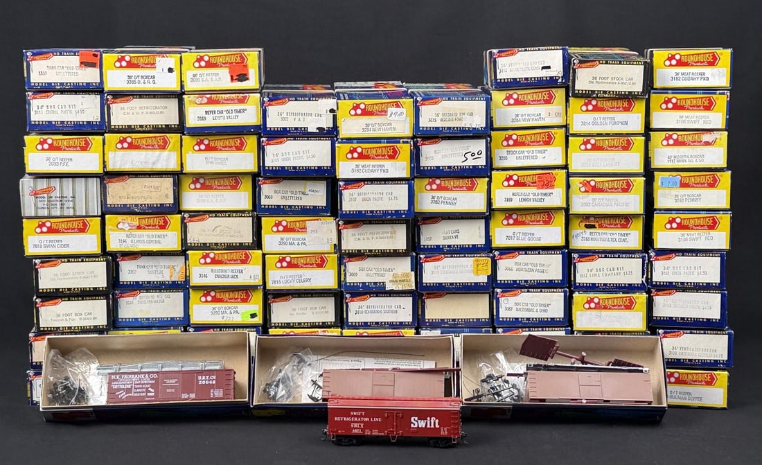 Collection of Roundhouse Boxcar Models (1 of 13)