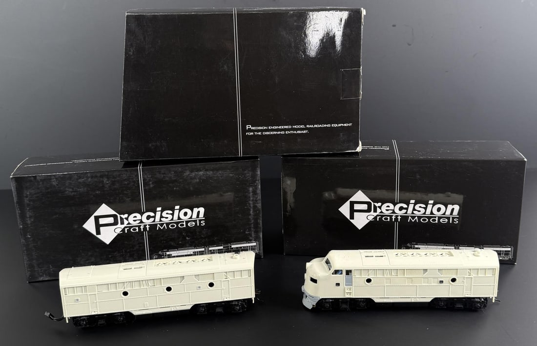 Precision Craft Models EMD F3 335 Locomotive Set: Unpainted.