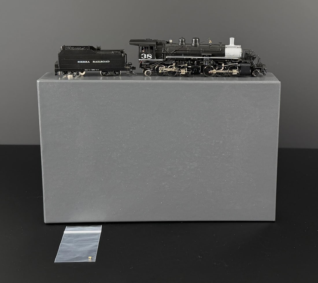 PFM United Articulated Sierra Locomotive (1 of 9)