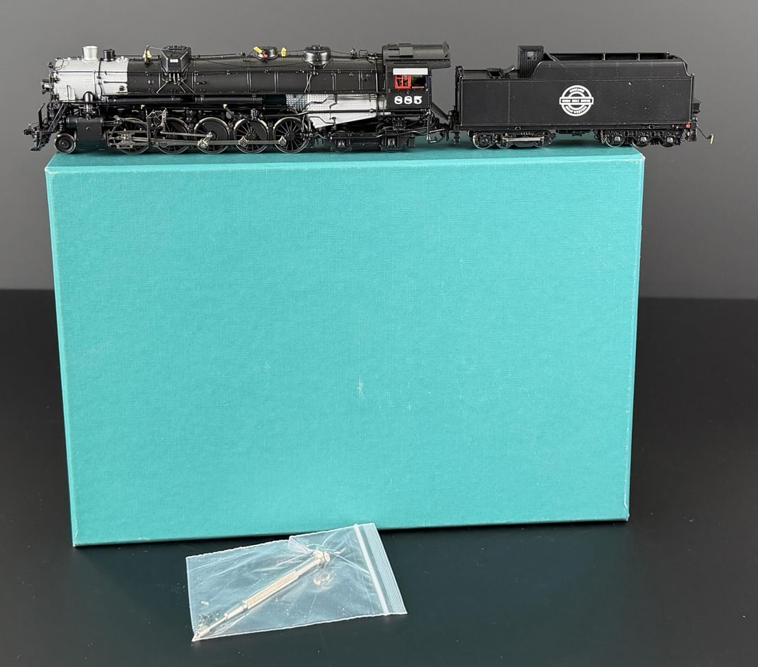 Glacier Park Models CGW 885 800 Class Locomotive (1 of 8)