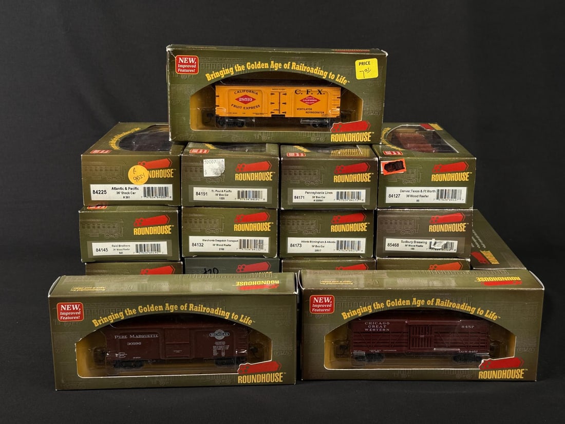 Collection of Roundhouse Boxcars (1 of 5)