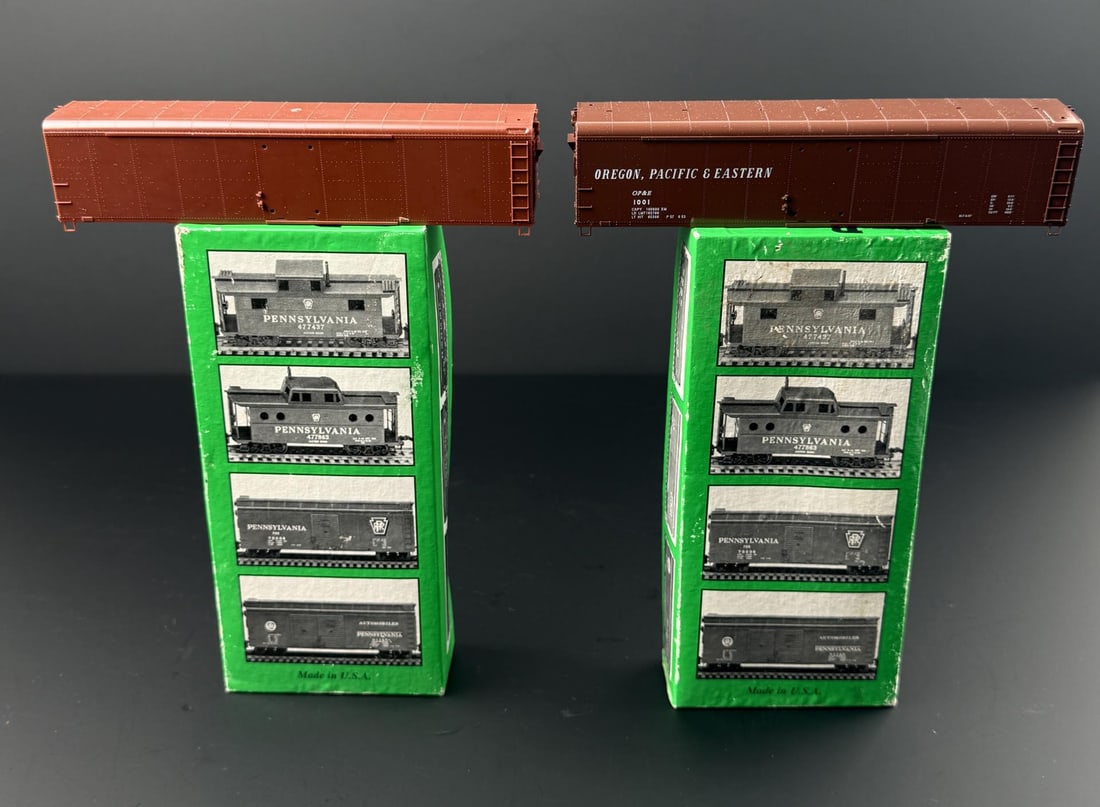 Bowser Undecorated Box Car Kits (1 of 13)