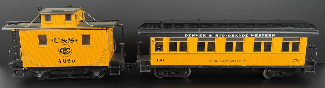 Hartland HLW G Scale Caboose Passenger Cars: Nice grouping