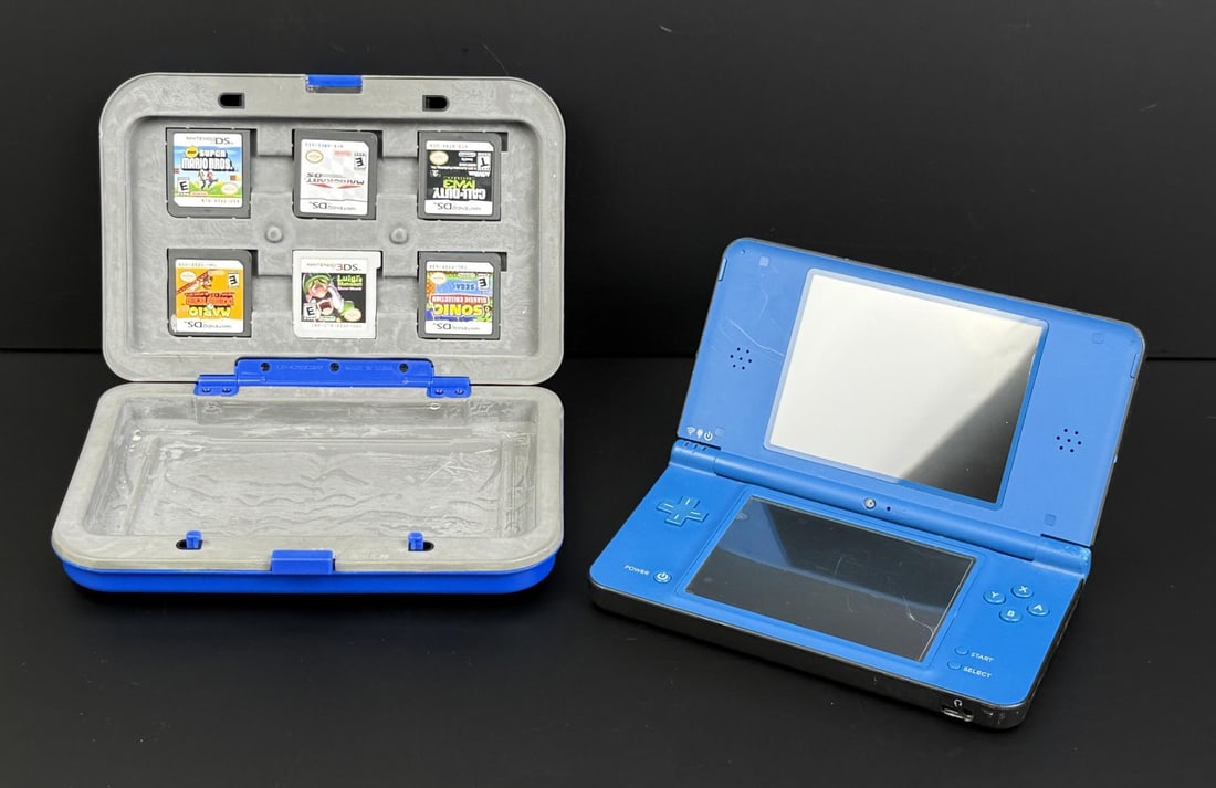 Blue Nintendo DSi XL Video Game Console (1 of 12)