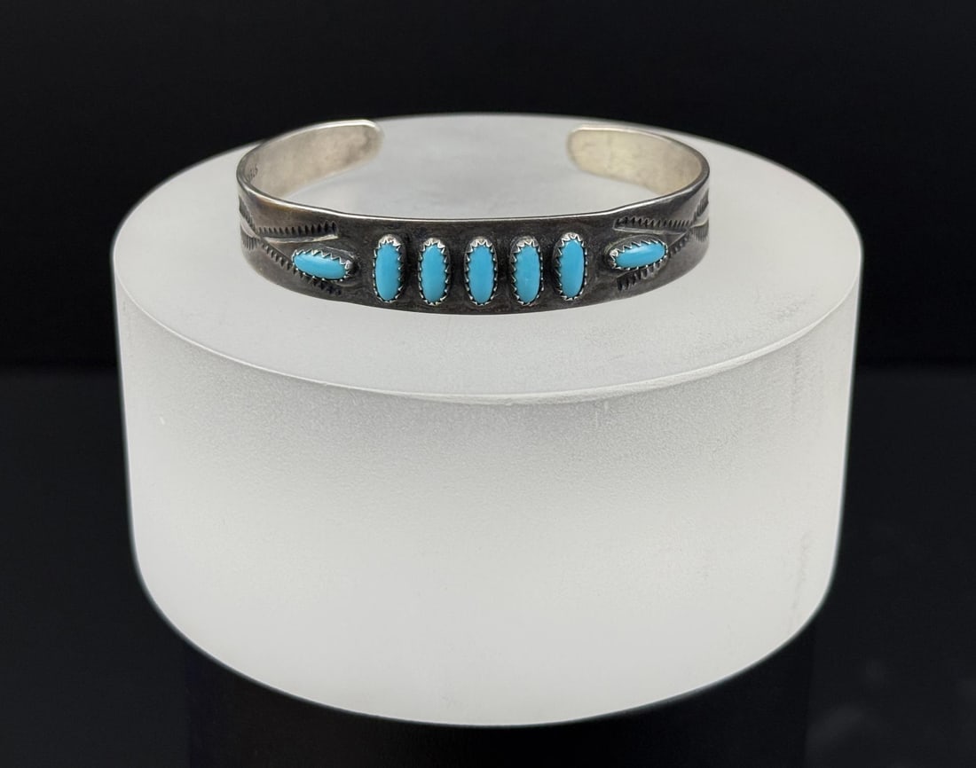 Zuni Petit Point Sterling Turquoise Bracelet: 6" internal circumference. 15.89 grams.
